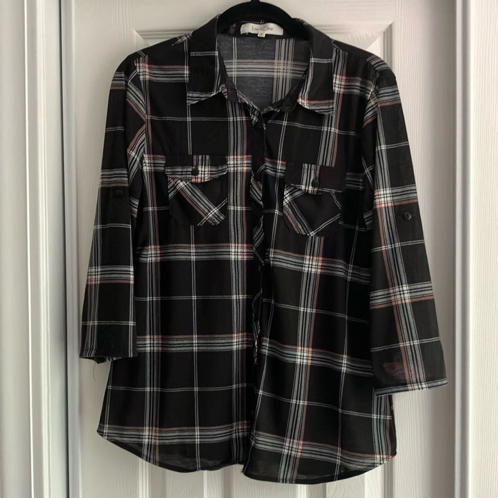 Eden and Olivia plaid shirt top black white pink buttons collar 3/4 sleeve M